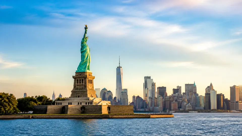 Statue of Liberty and the Manhattan skyline, United States